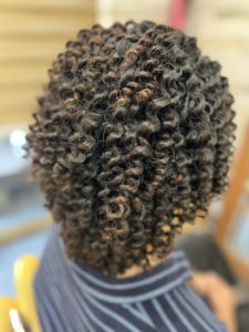 広尾LOOPが提案する(3D)スパイラルパーマ。束感と立体感のある外国人風スタイル