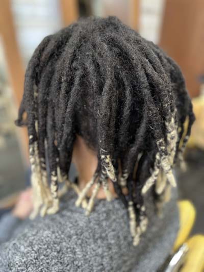 ドレッド修理前:フランス・ヨーロッパからのお客さま。Before dreadlocks repair: Client from France, Europe.