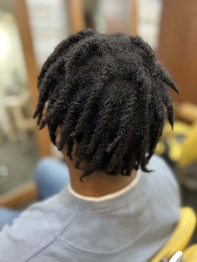 ドレッド修理前:ジンバブエ・アフリカからのお客さま。Before dreadlocks repair: Client from Zimbabwe, Africa.1