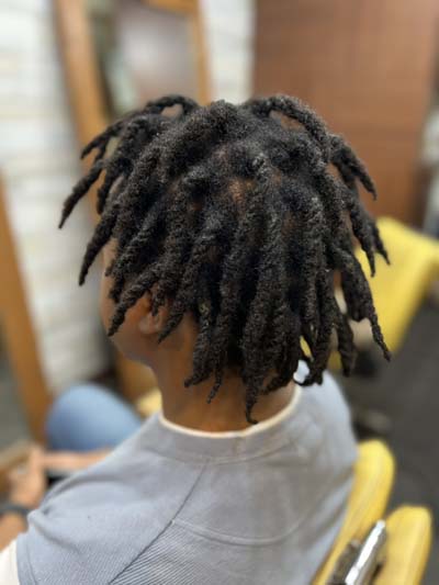 ドレッド修理後:39年の技術で完治。After repair: 39 years needle technique.1